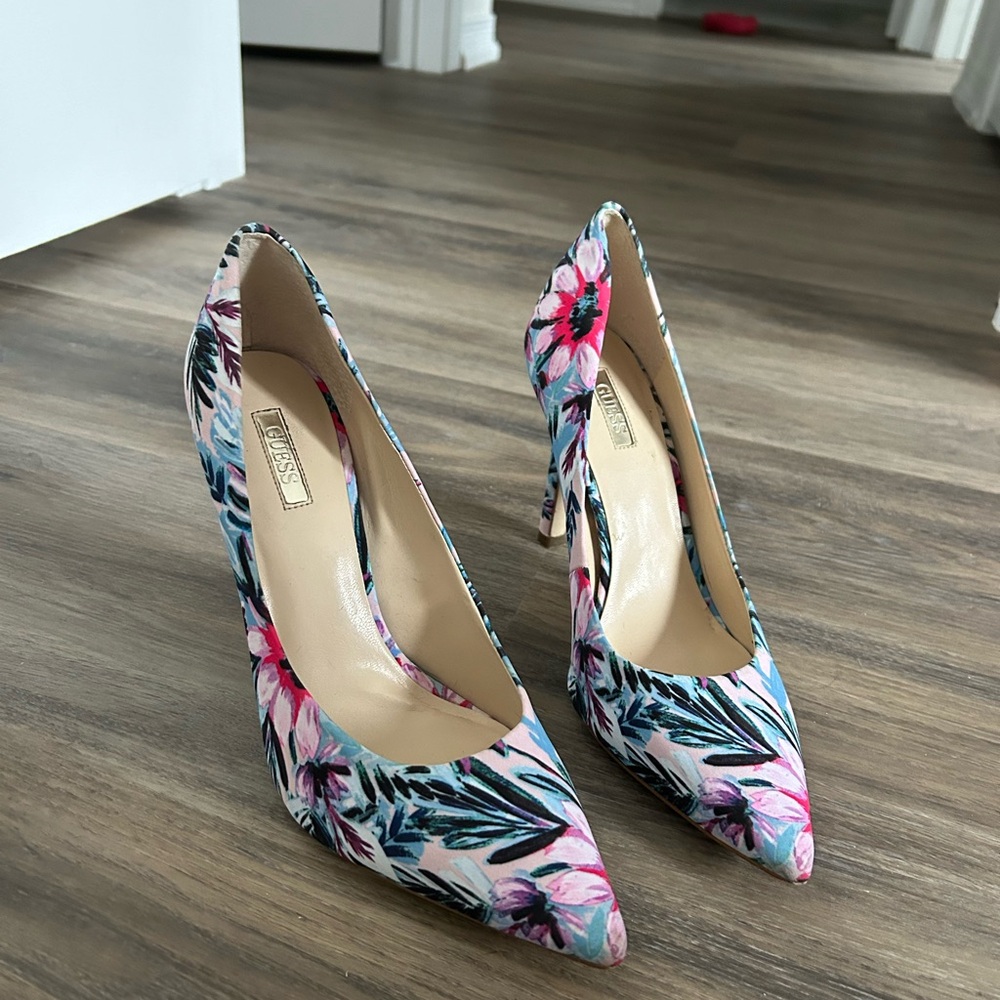 Guess Multicolor Floral Heels